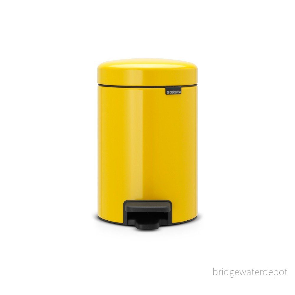 Žlutý pedálový odpadkový koš Brabantia Newicon, 3 l v:1005724