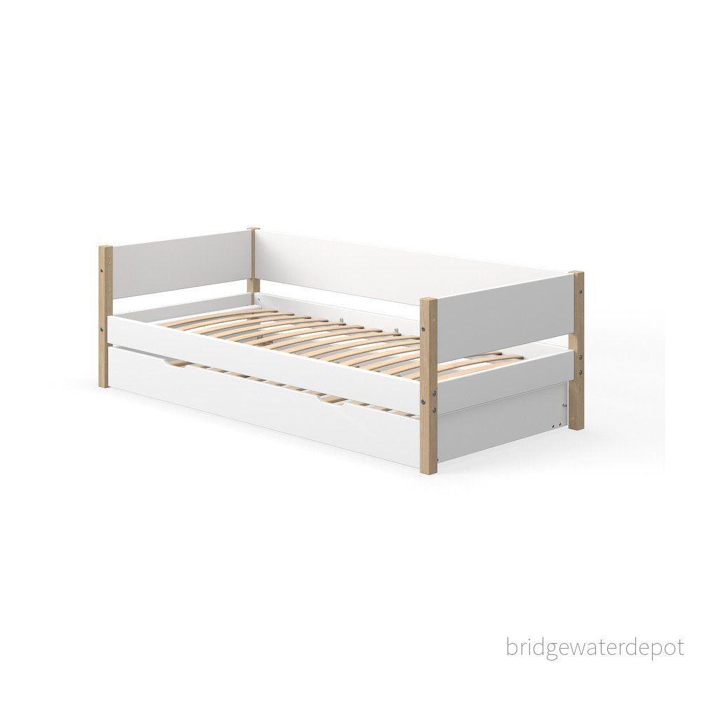 Bílá dětská postel s výsuvnou přistýlkou Flexa White, 90 x 190 cm v:1423397 Bílá dětská postel s výsuvnou přistýlkou Flexa White, 90 x 190 cm v:1423397
