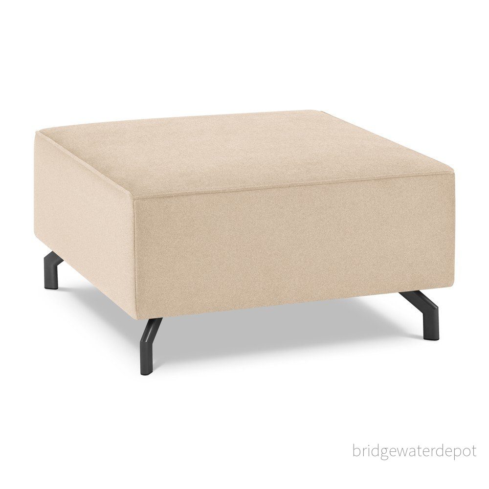 Béžový puf Windsor & Co Sofas Ophelia v:1446444