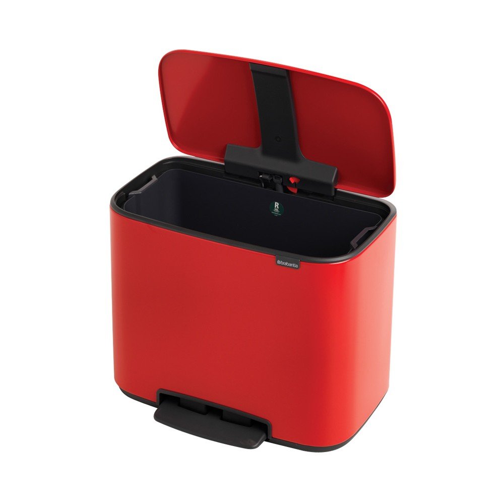Červený odpadkový pedálový koš Brabantia Bo, 36 l v:1245336