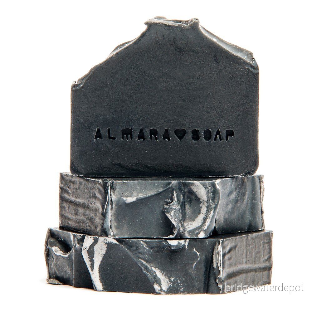 Ručně vyráběné přírodní mýdlo Almara Soap Black As My Soul v:1365135